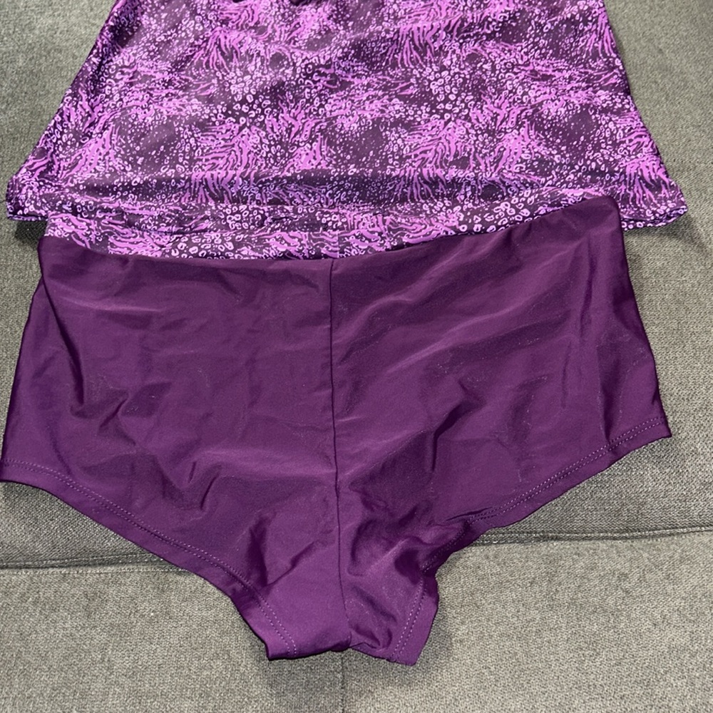 NWT small swimtop with halter closure and boy short bottom by Jose LLC - Picture 12 of 15